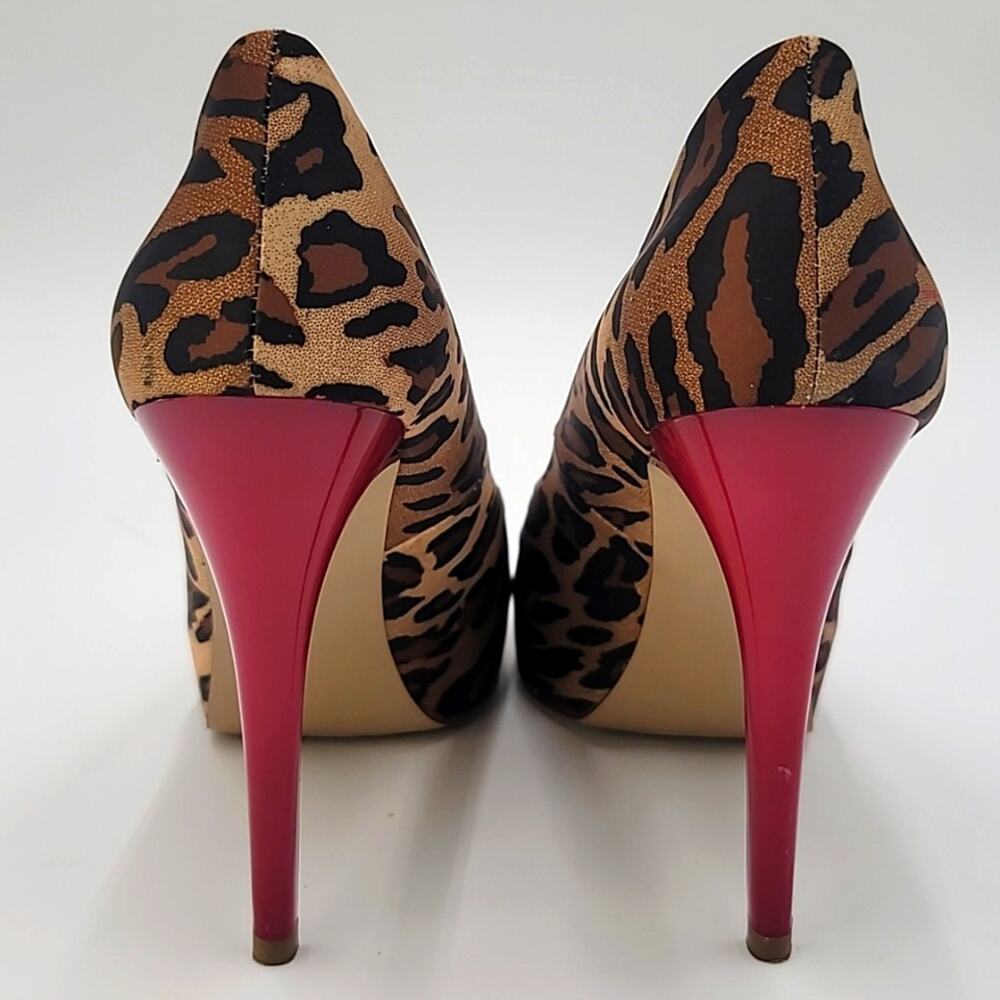 GUESS sz8.5 Patches Leopard Cheetah red Patent platform stiletto peep to…